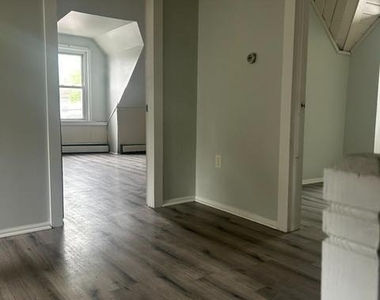 428 Summit Avenue - Photo Thumbnail 6