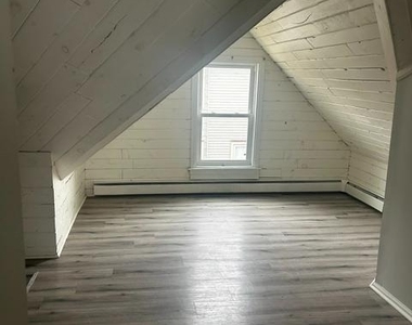 428 Summit Avenue - Photo Thumbnail 7