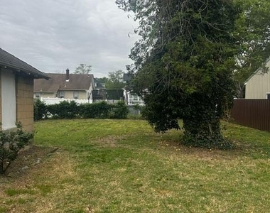 428 Summit Avenue - Photo Thumbnail 13