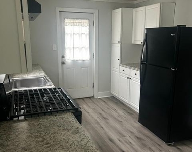 428 Summit Avenue - Photo Thumbnail 11