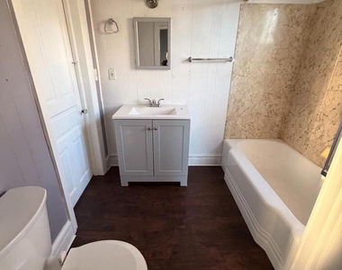 212 Helms Avenue - Photo Thumbnail 7