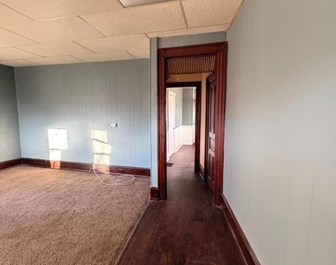 212 Helms Avenue - Photo Thumbnail 2