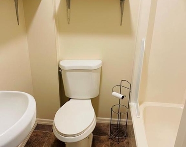 249 5th Avenue - Photo Thumbnail 9
