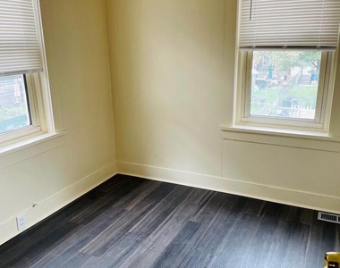 249 5th Avenue - Photo Thumbnail 5