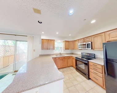 3038 Finsel Court - Photo Thumbnail 4