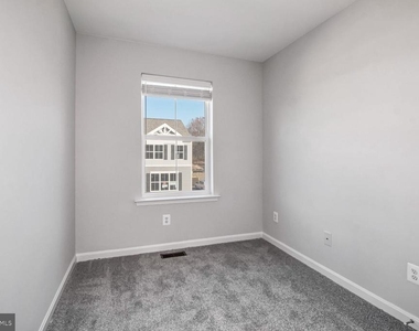 1057 Flint Court - Photo Thumbnail 4