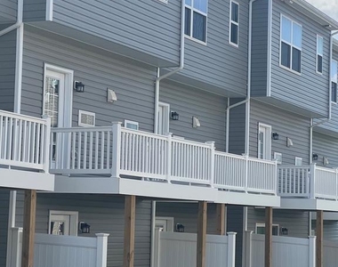 1057 Flint Court - Photo Thumbnail 8