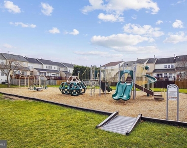 5528 Aeriel Place - Photo Thumbnail 40