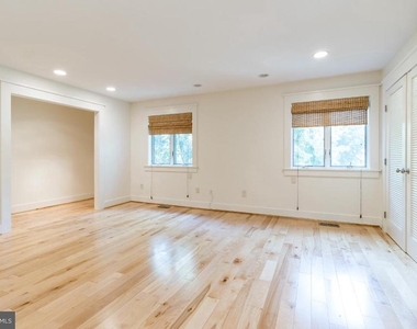 8209 Ruxton Crossing Court - Photo Thumbnail 6