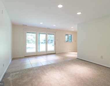 8209 Ruxton Crossing Court - Photo Thumbnail 9