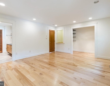8209 Ruxton Crossing Court - Photo Thumbnail 7