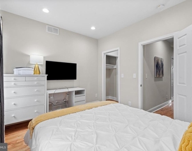 2219 E Chase Street - Photo Thumbnail 25