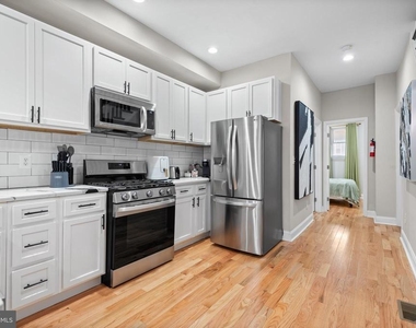 2219 E Chase Street - Photo Thumbnail 7