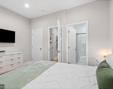 2219 E Chase Street - Photo Thumbnail 16