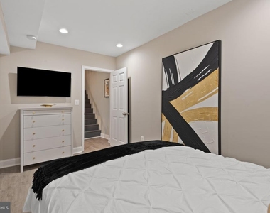 2219 E Chase Street - Photo Thumbnail 52
