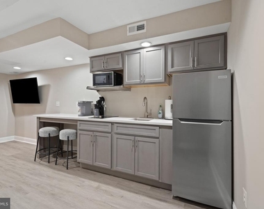 2219 E Chase Street - Photo Thumbnail 35