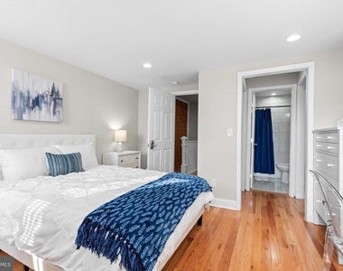 2219 E Chase Street - Photo Thumbnail 30