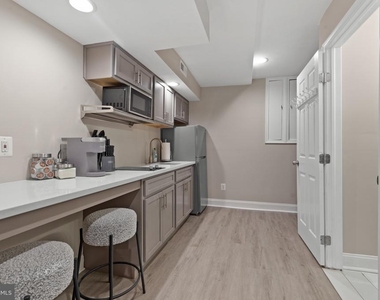 2219 E Chase Street - Photo Thumbnail 39