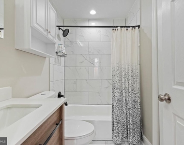 2219 E Chase Street - Photo Thumbnail 27