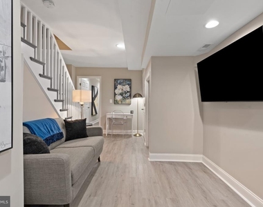 2219 E Chase Street - Photo Thumbnail 42