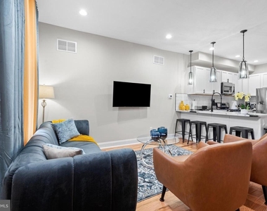 2219 E Chase Street - Photo Thumbnail 10