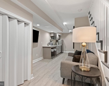 2219 E Chase Street - Photo Thumbnail 60