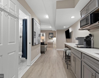 2219 E Chase Street - Photo Thumbnail 37