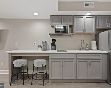 2219 E Chase Street - Photo Thumbnail 55