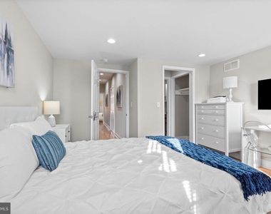 2219 E Chase Street - Photo Thumbnail 32