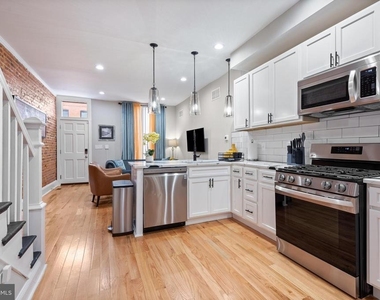 2219 E Chase Street - Photo Thumbnail 9