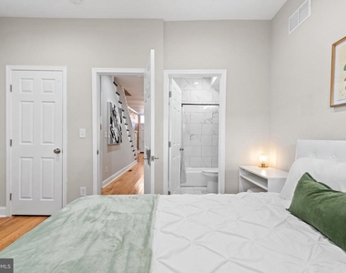 2219 E Chase Street - Photo Thumbnail 17