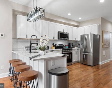 2235 E Chase Street - Photo Thumbnail 11