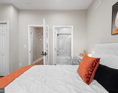 2235 E Chase Street - Photo Thumbnail 22