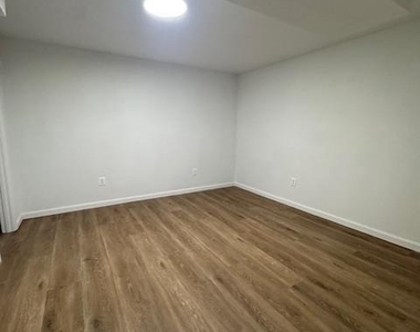 1062 Brightleaf Drive - Photo Thumbnail 7