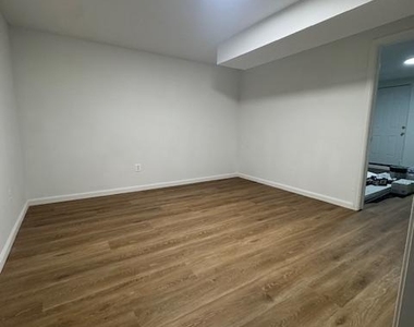 1062 Brightleaf Drive - Photo Thumbnail 8