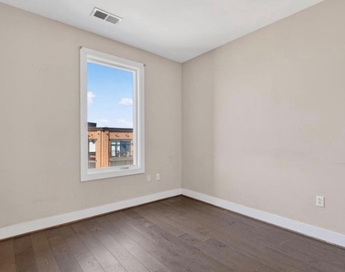 1500 Pennsylvania Avenue Se - Photo Thumbnail 7