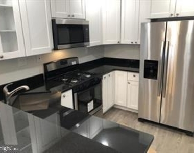 538 Newcomb Street Se - Photo Thumbnail 9