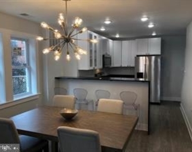 538 Newcomb Street Se - Photo Thumbnail 5