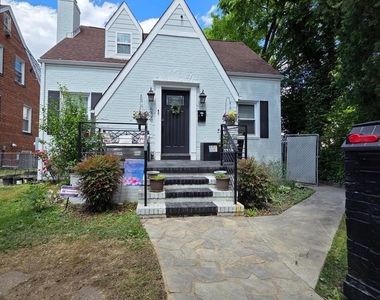 538 Newcomb Street Se - Photo Thumbnail 31