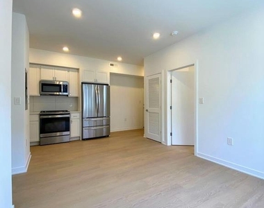 3435 Brown Street Nw - Photo Thumbnail 5
