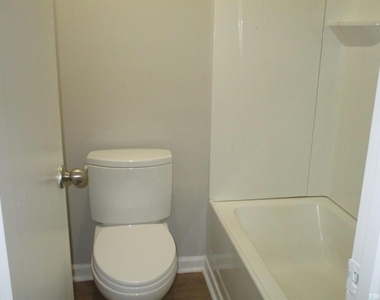 6435 New Market Way - Photo Thumbnail 9
