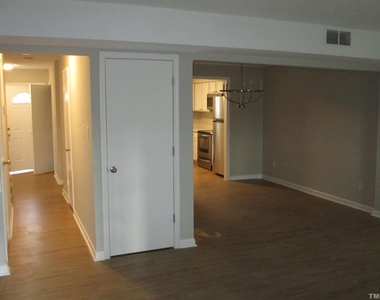 6435 New Market Way - Photo Thumbnail 5