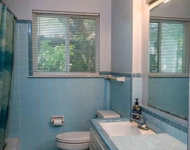 1207 Fieldcrest Dr - Photo Thumbnail 10