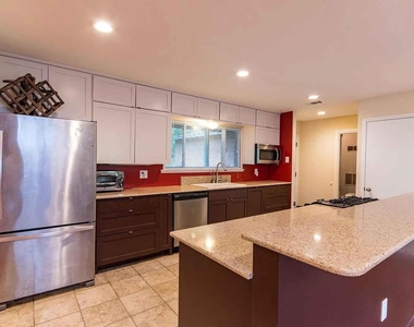 1207 Fieldcrest Dr - Photo Thumbnail 2