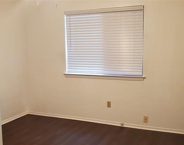 4509 Brown Bark Pl - Photo Thumbnail 11