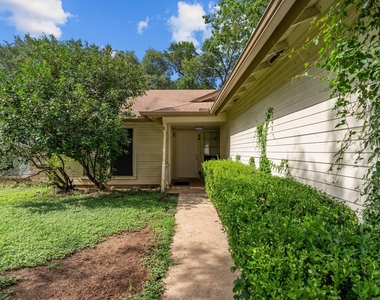 4509 Brown Bark Pl - Photo Thumbnail 2