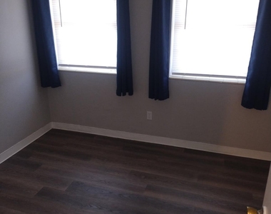 5340 Kingsbury Street - Photo Thumbnail 4