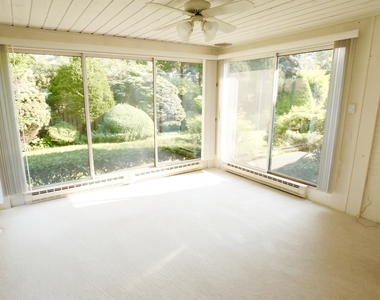 460 Highcrest Drive - Photo Thumbnail 16