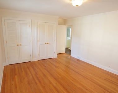 460 Highcrest Drive - Photo Thumbnail 24