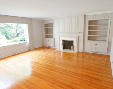 460 Highcrest Drive - Photo Thumbnail 3